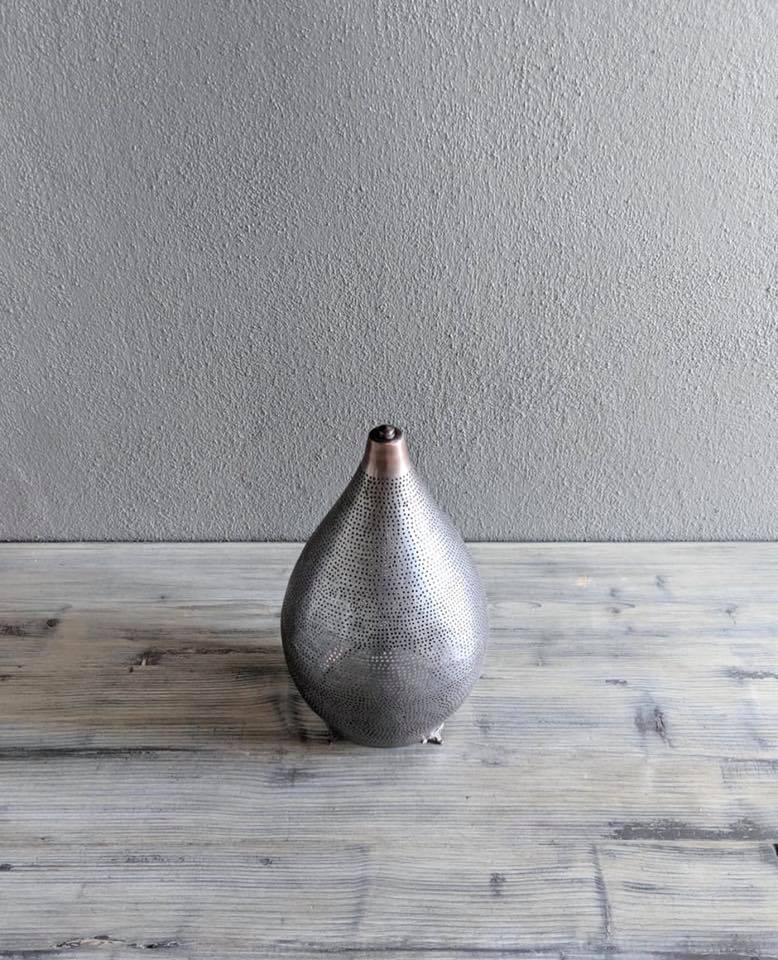 Lava POV Liten | Dråpeformet Kobber Bordlampe - Orient Design