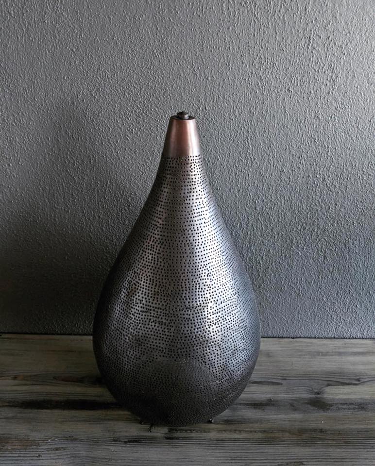 Lava POV Medium | Dråpeformet Kobber Bordlampe - Orient Design